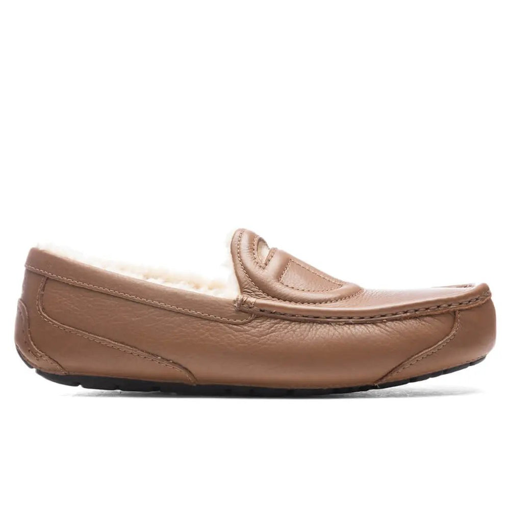 UGG x Telfar Logo Loafer - Chestnut Tektoty