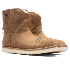 UGG x Children of the Discordance Classic Short Boot - Chestnut Tektoty