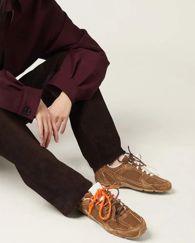 Suede Distressed Finish Mismatched Laces Sneakers Tektoty