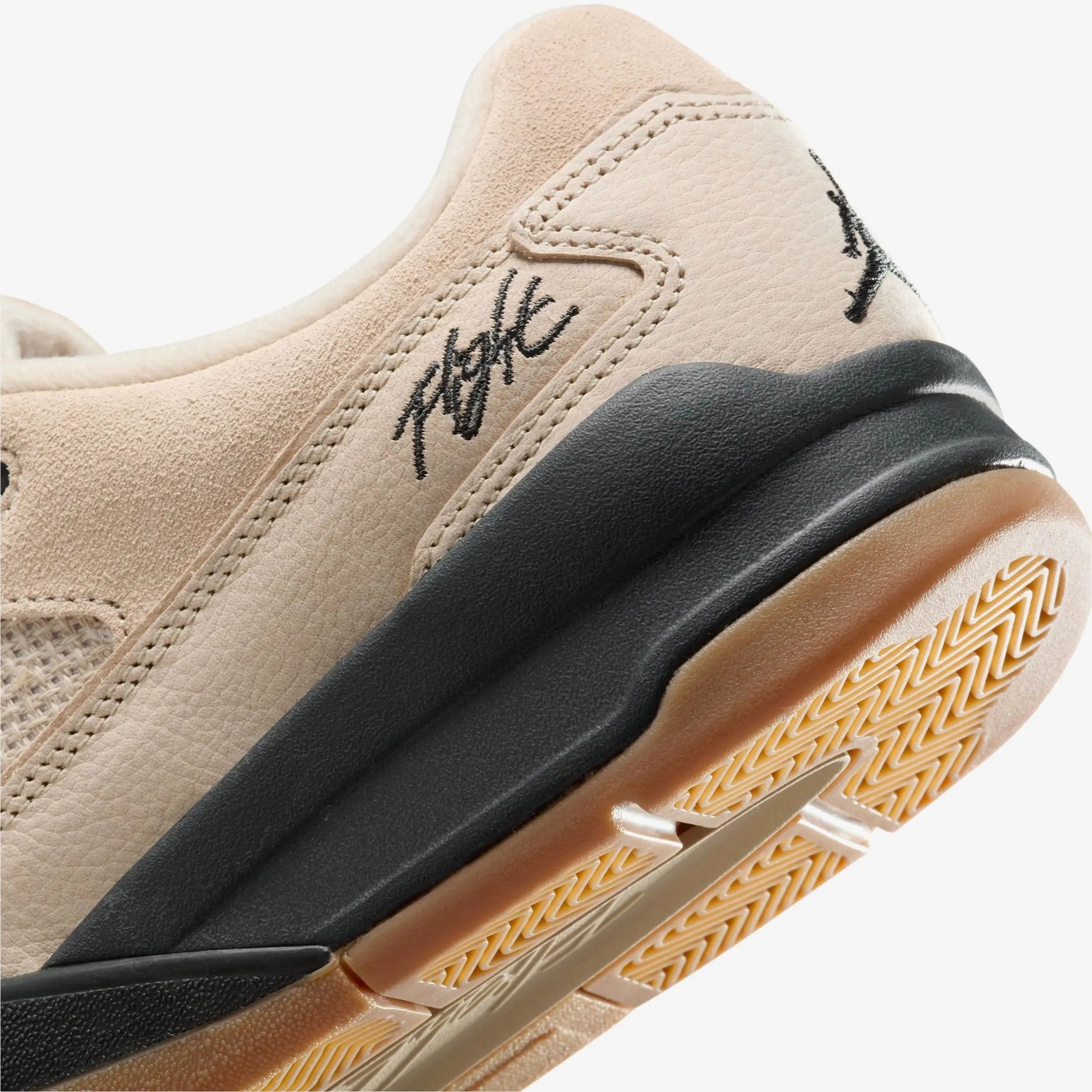 Flight Court Tektoty