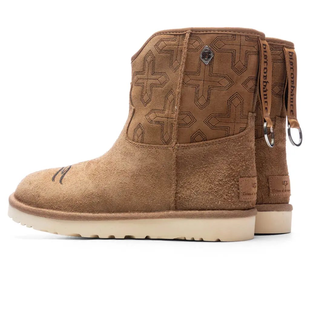 UGG x Children of the Discordance Classic Short Boot - Chestnut Tektoty