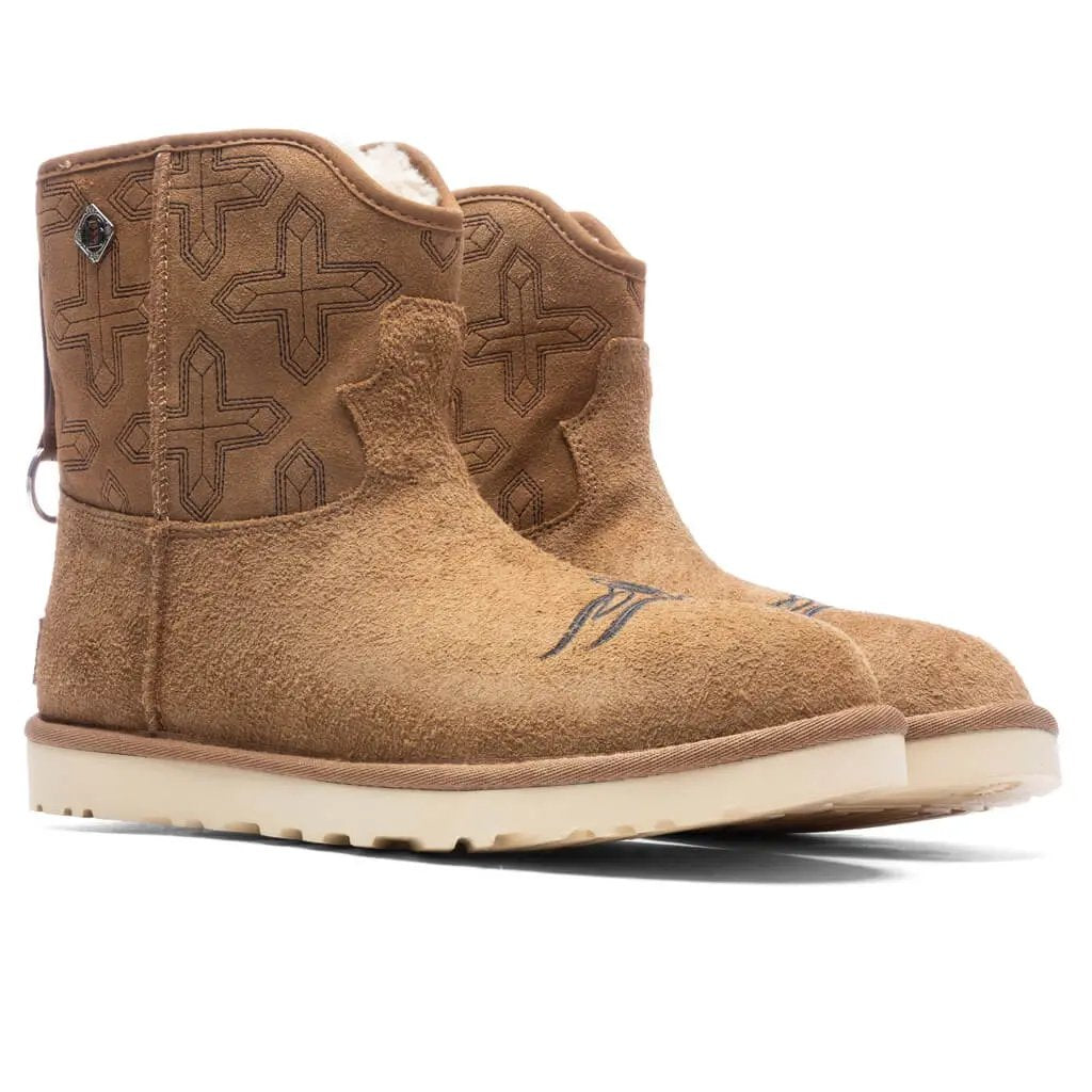 UGG x Children of the Discordance Classic Short Boot - Chestnut Tektoty